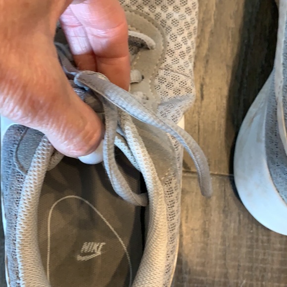 Nike gray and white - Picture 3 of 5
